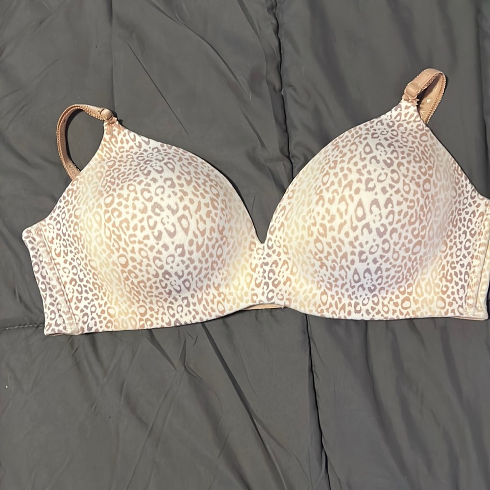 NWT VS Bra